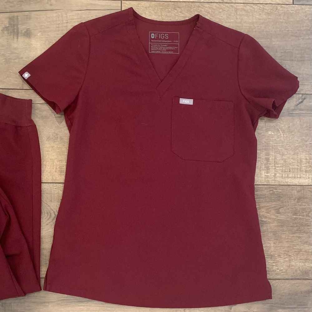 Figs - Maroon Casma Scrub Top